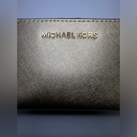 NEW Michael Kors Metallic Gold Bifold Wallet - Picture 8 of 10